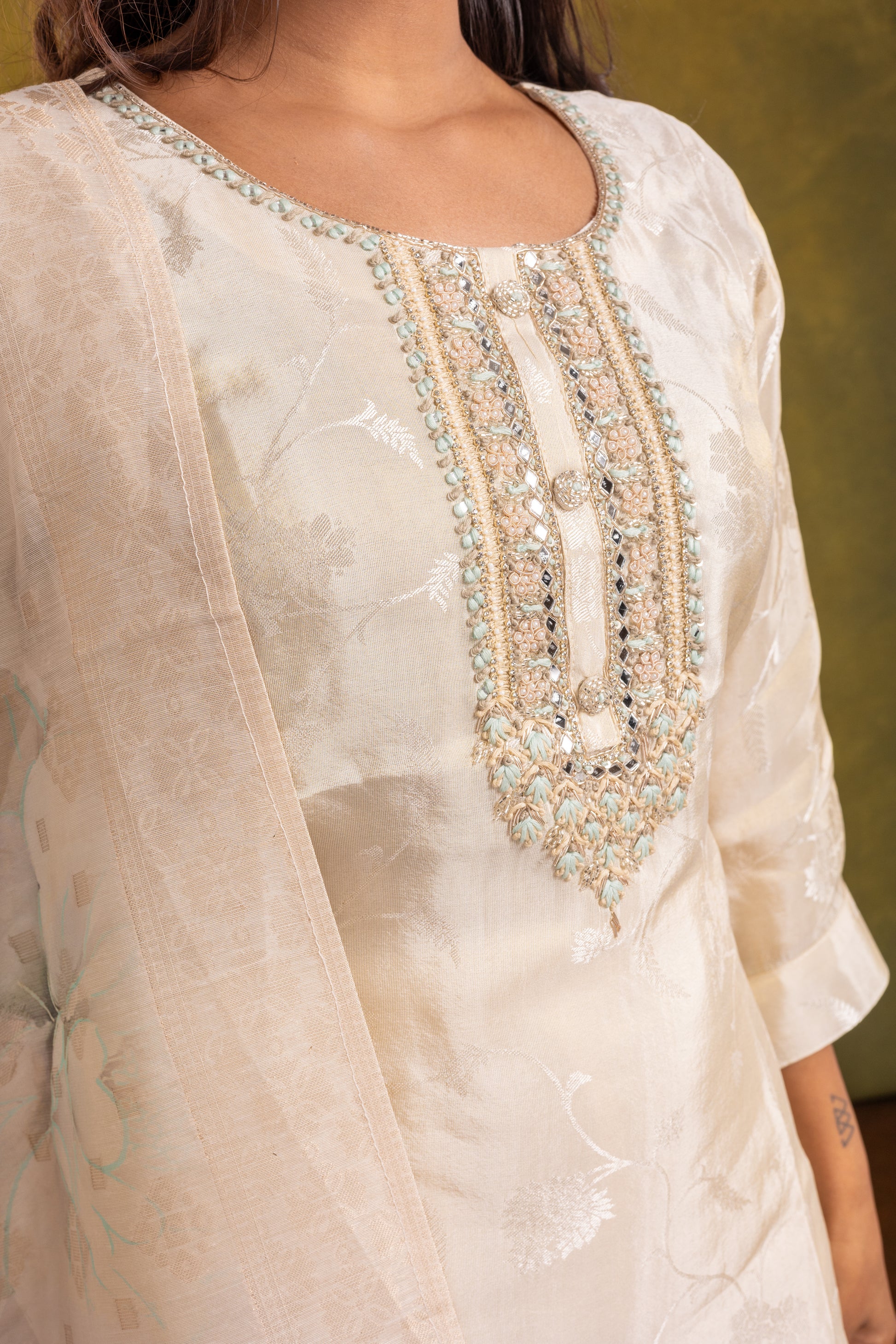 Cream Silk Cotton Salwar Suit Set - View 3