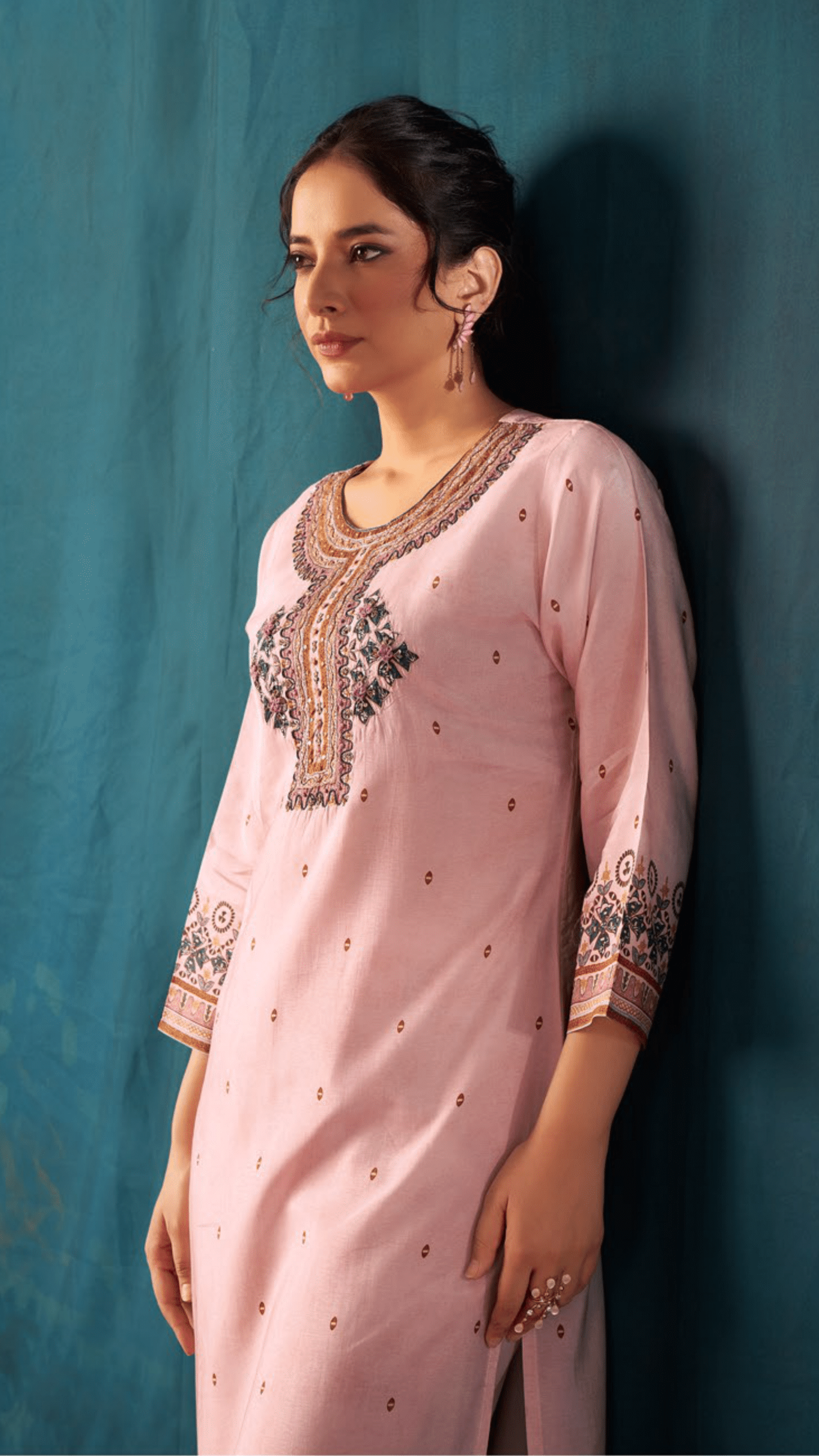 Dusty Peach Pink Muslin Suit Set with Warli Print and Organza Dupatta
